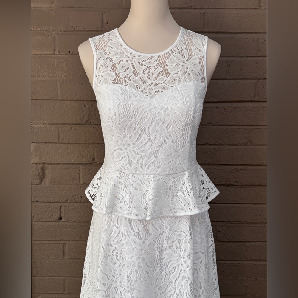Lilly Pulitzer NWOT white lace peplum dress 4 - Picture 2 of 12